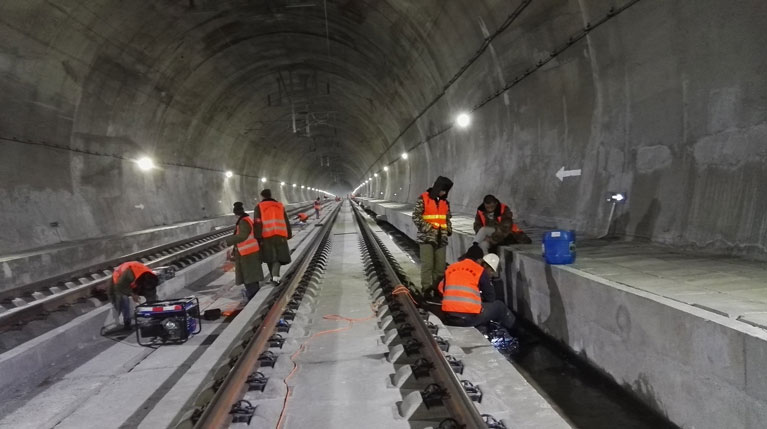 生产线上层层质检